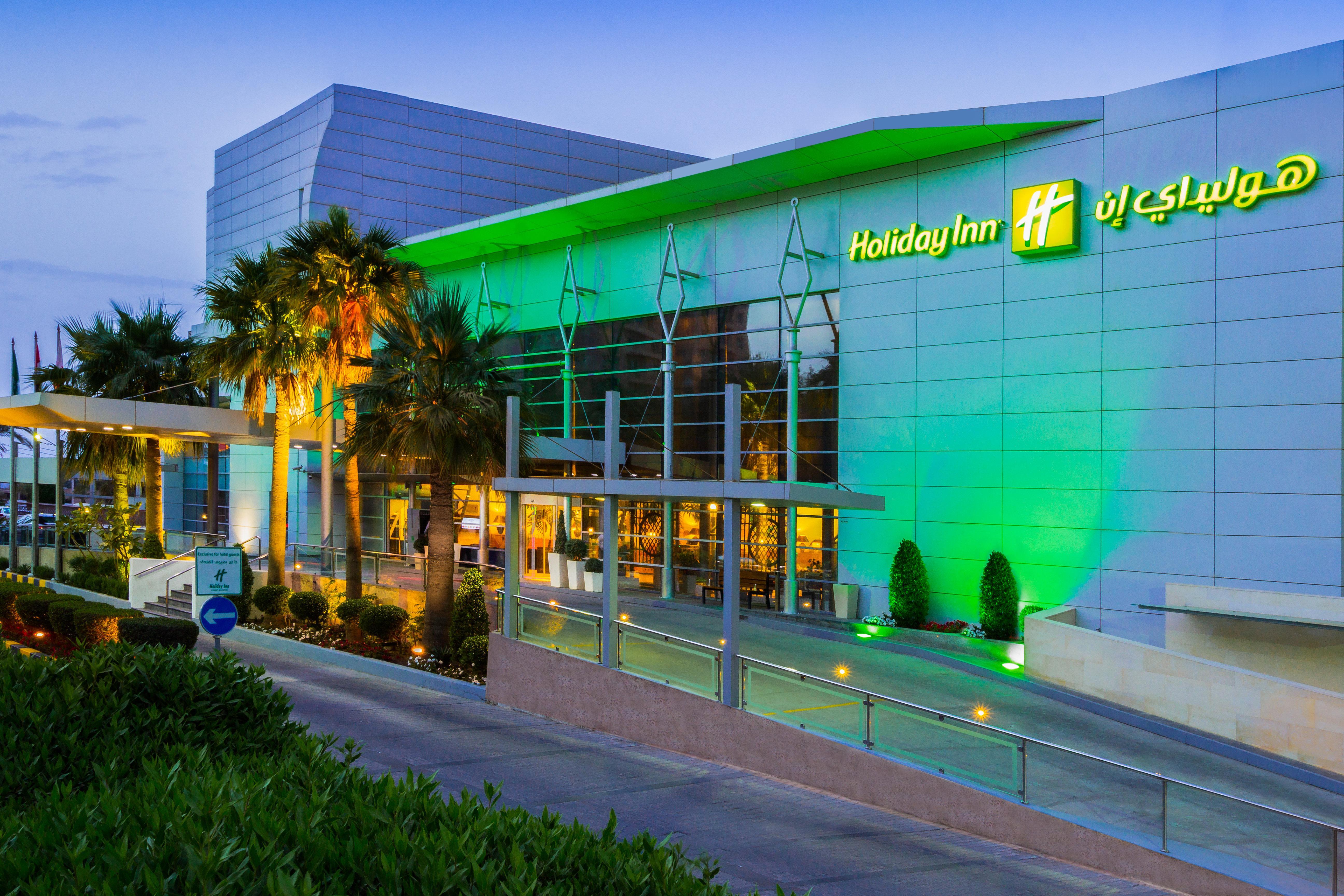 Holiday Inn - Suites Kuwait Salmiya By Ihg Kuwait City Exterior foto