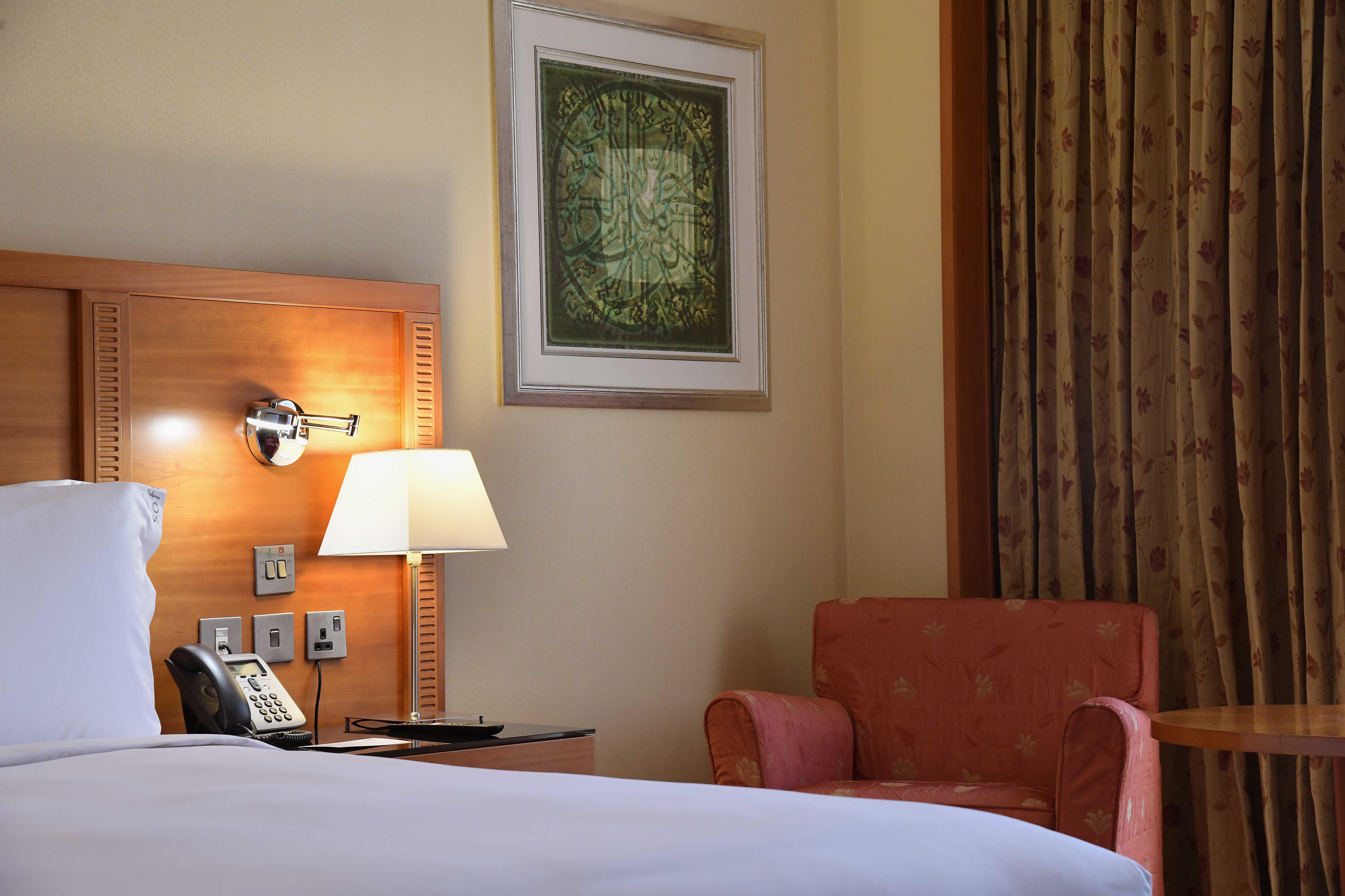 Holiday Inn - Suites Kuwait Salmiya By Ihg Kuwait City Exterior foto