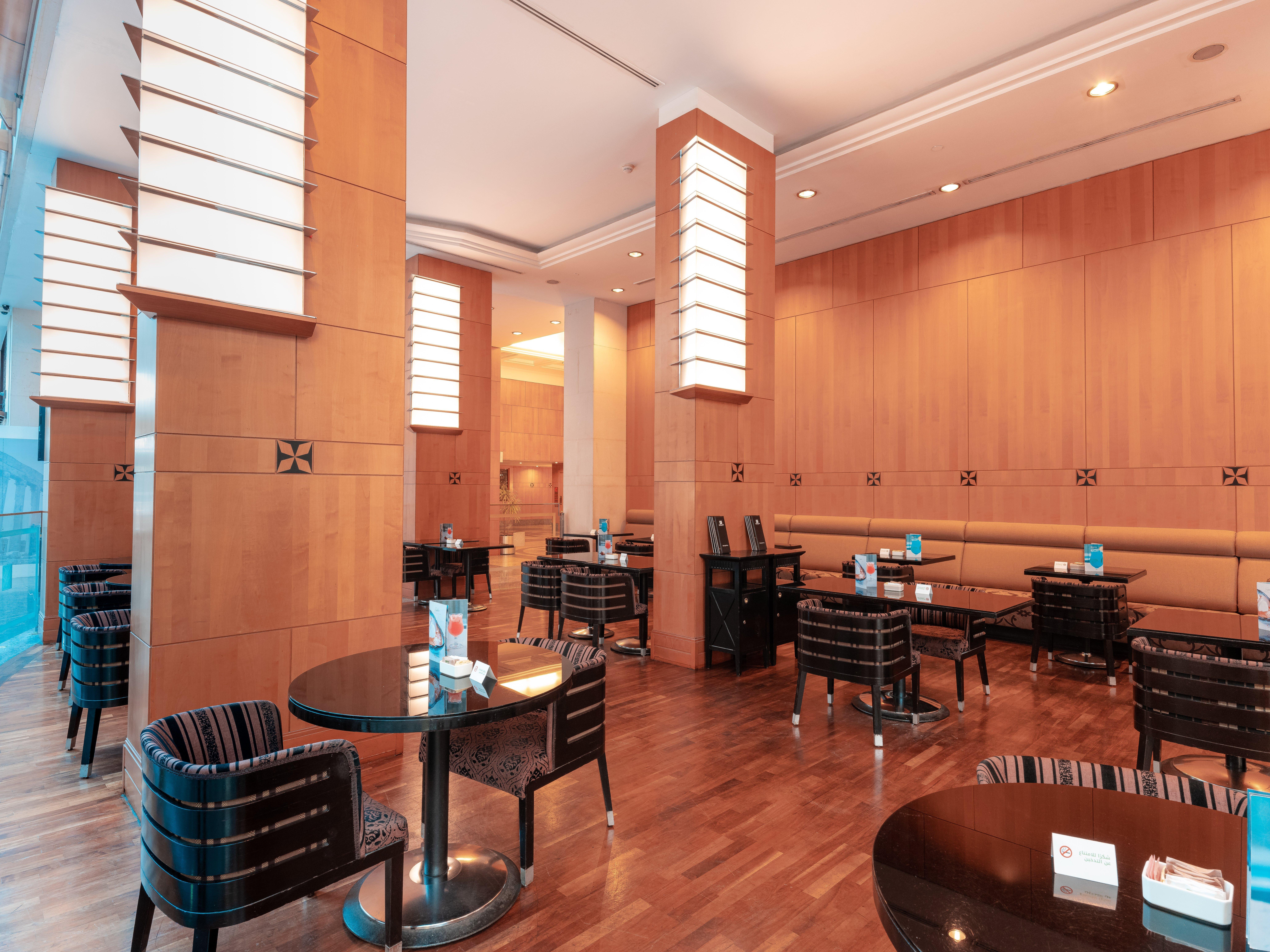 Holiday Inn - Suites Kuwait Salmiya By Ihg Kuwait City Exterior foto