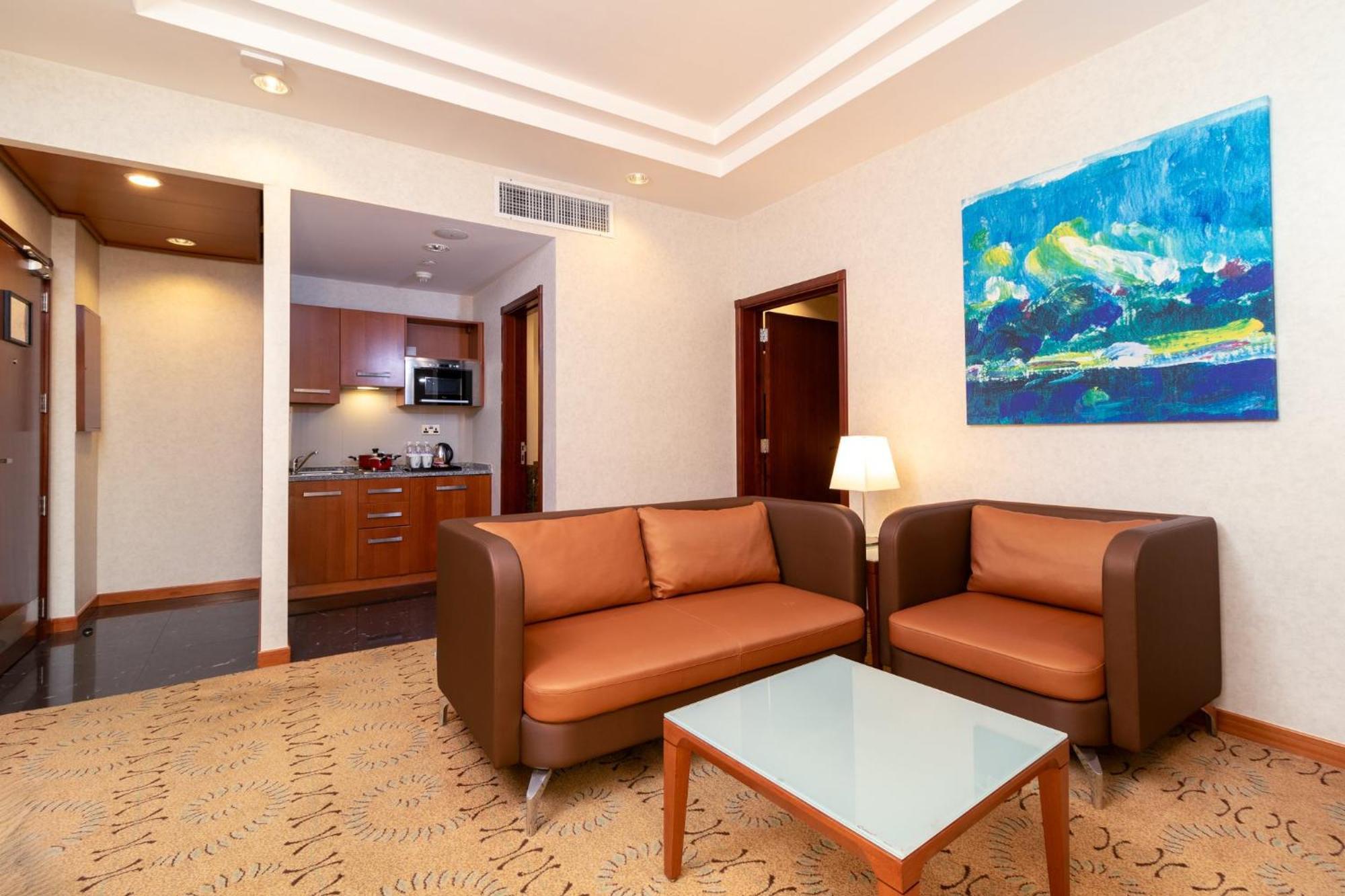 Holiday Inn - Suites Kuwait Salmiya By Ihg Kuwait City Exterior foto